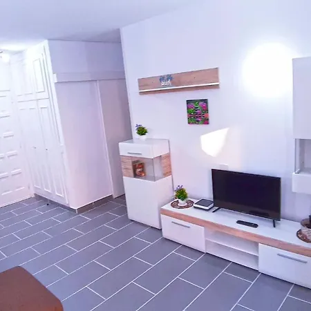 New And Beautiful In Cristianos, Free Wi-fi, Ocean View Apartment Los Cristianos (Tenerife)